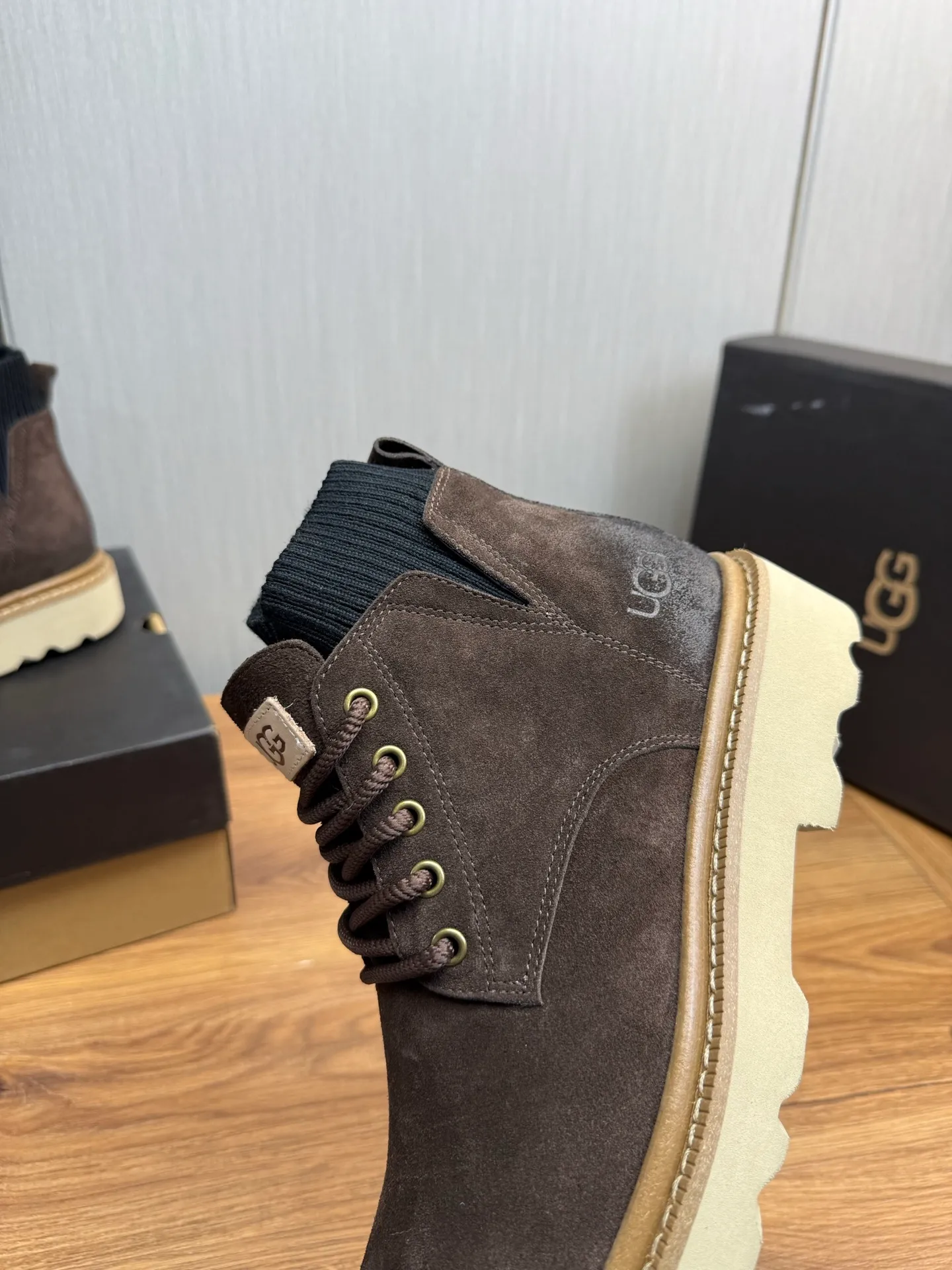 Factory price 640💰 [UGG] Men's hot winter warm boots🐑Simple and fashionable design, cowhide➕comfortable and warm wool lining. Soft and comfortable to wear, good warmth retention, and excellent foot feel. Regular size 38-45